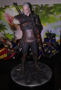 Халтурная работа и лицо у него,будто пацан 16 летний.