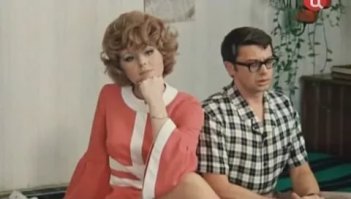 Это всё было в СССР. Выложу кадры из фильмов. Зажимать начали во времена "застолья".