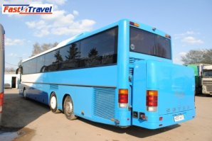 А где тут прикол? Штатный дополнительный багажник, за отдельную плату у дилера покупается. Может я удивлю, но такие и у автобусов бывают.