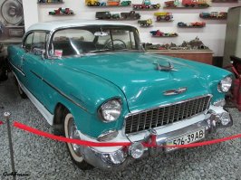 Да-да, я сразу обратил внимание на украинские номера, которые выдавались с 1995 по 2004 год.
Запорожье. Музей "Фаэтон".