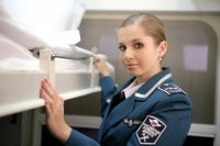 Милая девочка! На зачем губы суперклеем намазаны?