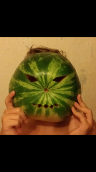 Смотреть кино сквозь призму мочегонных
Ягод? 
Какой в этом смысл?