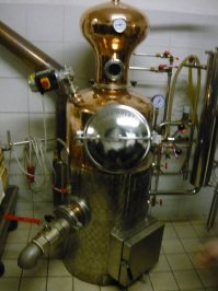 Видел такой аппарат в Южной Тиролии (север Италии) в доме этнического украинца. Вкус привосходный!