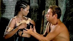 "1. На тайском языке выражение  бум-бум  является предложением заняться любовью."
Да нифига, Динь-динь это называется