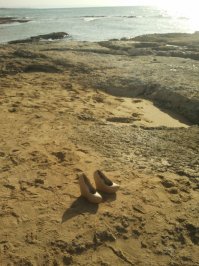 ИЗРАИЛЬ граница с ЛИВАНОМ...туфли есть человека нет!!!