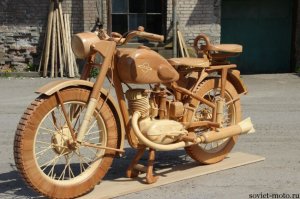 Невероятная скульптура из огромного ствола дерева