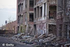 Этого не увидеть из NY
В Москве тоже настроено транспортных колец и дороги в центре на 5-ку и так же можно сказать : Вот по настоящему богатая страна.
Поезжай в Детройт