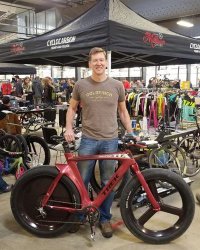 Карбоновый разделочный (TT, time trial) фэтбайк. Единственный в своем роде. Оригинал (до переделки) - Trek Equinox