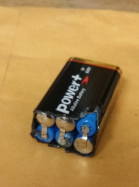Нашел старую батарейку " Power". Хотел выкинуть, но прочитав пост, разобрал. Извлек шесть тонюсеньких батареек. Прозвонил, три полностью сдохшие, а три нормальные, и по напряжению и по току. И теперь у меня есть три редкие и дефицитные батарейки. Вот только одна проблема. Где их использовать теперь?