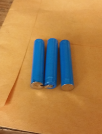 Нашел старую батарейку " Power". Хотел выкинуть, но прочитав пост, разобрал. Извлек шесть тонюсеньких батареек. Прозвонил, три полностью сдохшие, а три нормальные, и по напряжению и по току. И теперь у меня есть три редкие и дефицитные батарейки. Вот только одна проблема. Где их использовать теперь?