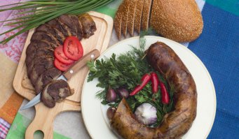 Колбаса по-казахски. Во всей сельской местности Казахстана.