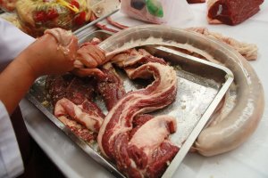 Колбаса по-казахски. Во всей сельской местности Казахстана.