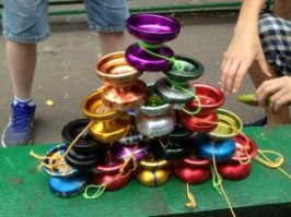 Напомнило,как лет надцать назад пацанва сходила с ума