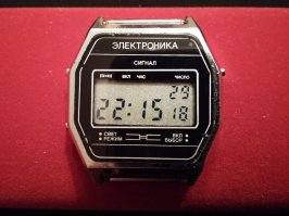 А у Электроники 52 и более поздних моделей была функция коррекции кварцевого генератора (ЦНХ). С такой штукой они имели невероятно точный ход.
