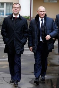 Если у Медведева рост около 165 см, то какой тогда рост у Путина?