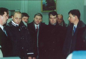 Если у Медведева рост около 165 см, то какой тогда рост у Путина?