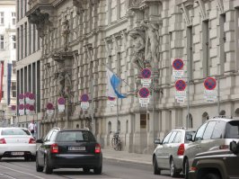 В противовес  самому первому фото выложу своё, которое сделал в Вене в 2010 году: