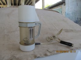 У меня дома, до сих пор сохранилась вот такая абсолютно новая автомобильная кофеварка (см.фото)...
Много же чего в СССР делали... 
Как пример, можно вспомнить хотя бы фильм "Вратарь" (1936г.)
Там показаны действующие рабочие АЭРОЛОДКИ!!! А это еще аж 1936 году!!! (см.фото)... 
И вот здесь, на вопрос у кого раньше, у кого позже, а у кого вообще что-то было, господам "либерастам" нужно помнить, что "правильность их выводов" - это ещё бабушка надвое сказала ;)