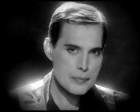 офигенное сходство. до этой фотографии никогда бы не заметил..