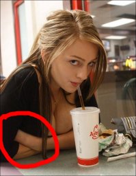 Господи, что с её рукой???