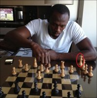 и чего такого? в шашки фигурами играют - делов-то