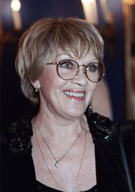 А мне еще Алиса Бруновна Фрейндлих как комедийная актриса нравится