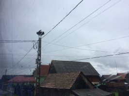 Бедная, аграрная страна. А когда-то, при СССР, была вполне промышленно развитой. Сейчас местные выращивают экологически чистые продукты - на продажу в богатые страны ЕС, а едят привезённые из турций и испаний. Потому что свои им не по карману. 
Но - красиво там. И недорого. Непопулярная у нас для туризма страна, но туда точно стоит съездить. И ещё в Грузию. Люди хорошие и там, и там.