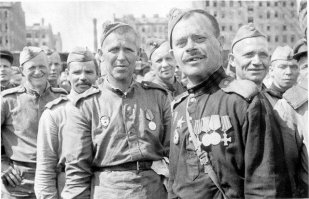 Депутат Госдумы предложил принять закон о статусе георгиевской ленточки