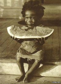 Богатые детишки Нигерии хвастаются в инстаграме кучей башмаков!