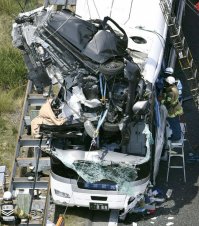 Автомобиль прилетел в лобовуху — жесть как она есть!