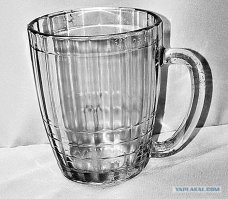 а мне очень нравится пить пиво из граненной кружки советских времён, напиток даже вкуснее кажется:)