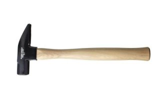 "Хорошо подходит для забивания больших болтов." Я знаю нескольких, которые без молотка могут. Сам из таких.