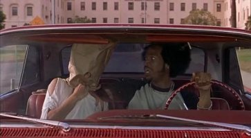 Вы же знали, что в Китае загорают в масках?