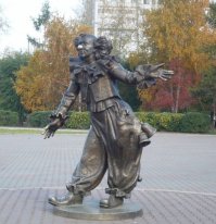 У нас столько памятников, фонтанов и других великолепных обектов, что я удивлюсь, почему мы не туристическая мекка! Вот малая толика веселых памятников