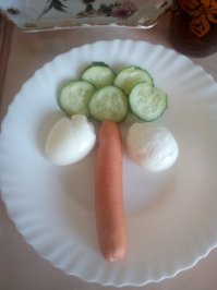 С женой недавно поругались, ушла на работу и завтрак приготовила :)