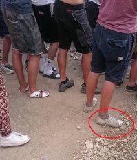 а я думала из-за шнурка развязанного( фу, не мог завязать...