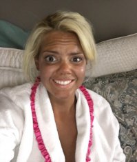 Она негра??
или белая вот в чем вопрос )))