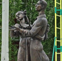 В чем проблема не пойму. Трудно лифчик на нее одеть что-ли? Нет же будут только мозги иметь вдохновителю и исполнителю.