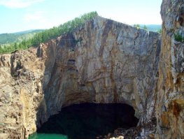 О-о-о-о, классный пост! 
Были мы в Хакасии, на озёрах Иткуль и Тус. Классно отдохнули дикарями. Тус - лечебное, солёное, с грязями.
На Туимском провале с тарзанкой жена прыгала. Кайф!
Рекомендую 
Правда мы на УАЗике стареньком гоняли, а не на Роверах.