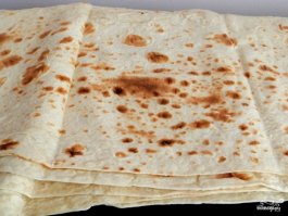 И  тарелка, и ложка, и салфетка. Более гениального ещё не изобрели))