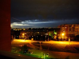 Закат и современные городские пейзажи