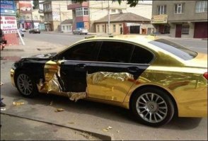 Только я увидел силуэт человека на переднем крыле? Мне уже пора, ну в смысле, туда...?