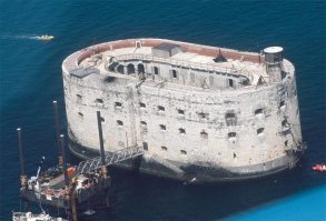 А где же "Таааааам там-там там-там-там та-да-да-да дааааам"? :)