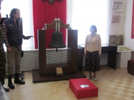 Вот запись о брате Лонгине Першине. Наш отряд как раз из Старой Руссы. А д.Борисово совсем недалеко от города. Найдем ли второго брата?...
Позавчера проводили в путь домой в Новосибирскую область еще одного ранее Неизвестного Солдата, числившегося пропавшим без вести с 1943 года. За ним приехал правнук. И у этого правнука в этот день родился сын.