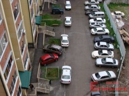 Мне кажется ЭТО намного ядовитей чем пара - тройка курильщиков у подъезда))