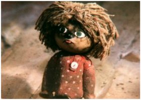 Малышке нельзя расчёсывать волосы из-за редкого заболевания, но ей это нравится