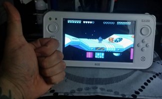 Купил это устройство на avito,за 200р! Перепаял "зарядку", перепрошил. Наслаждаюсь старыми играми,радости как у ребенка