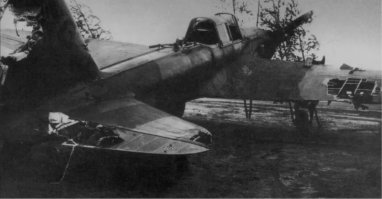 у нас то же есть фотки самолетов, времен второй мировой войны...
но наши фотки черно белые и там самолеты как решето 
ну это потому что и война у нас была другая!
за ламаншем и за атлантикой мы не отсиделись