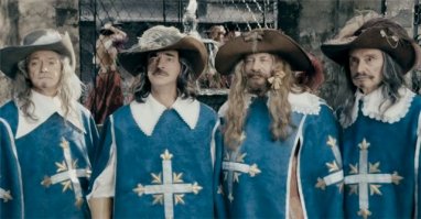 Осиновые копья и рогули опять же себестоимость копейки. На груди крест и со спины как у мушкетеров.