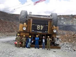 Так проще обслуживать днище.